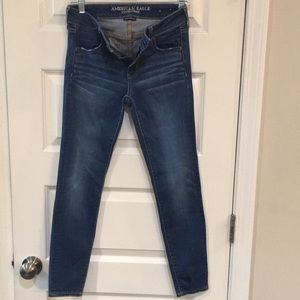 American Eagle outfitters women skinny straight leg  jogging Jean size 4 Jeans